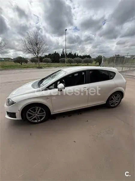 Usado Seat Leon FR 140 CV (102 kW) 2011 Blanco Utilitario