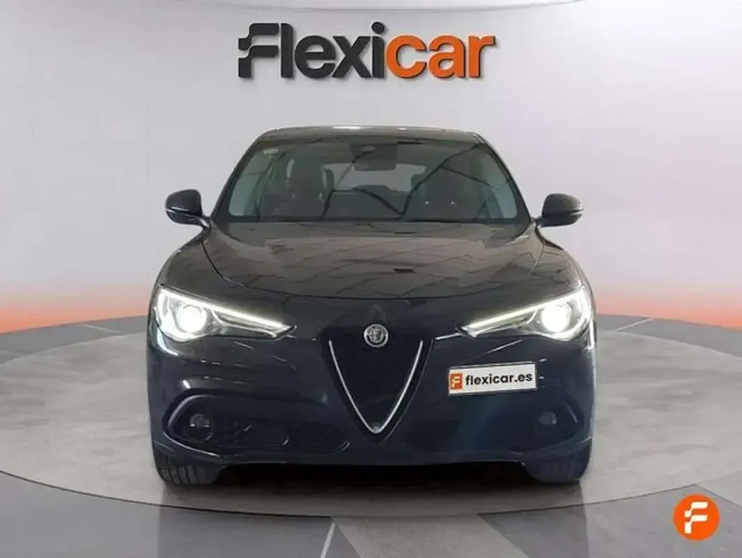 Usado Alfa Romeo Stelvio 179 CV (131 kW) 2017 Negro SUV