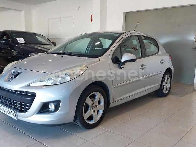 Gris / plata Usado 2012 Peugeot 207 Active Berlina | 6490 € (Precio justo) - Imagen 1/4