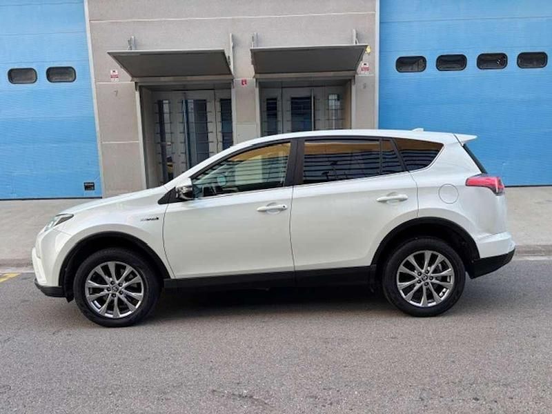 Usado Toyota RAV4 Hybrid Edition 197 CV (144 kW) 2017 Blanco SUV