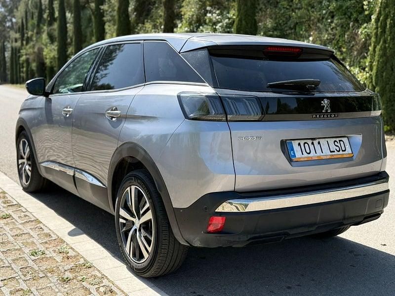 Usado Peugeot 3008 Allure 130 CV (95 kW) 2021 Gris / plata SUV