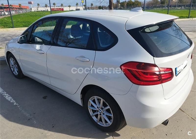 Usado BMW 216 Active Tourer 116 CV (85 kW) 2016 Blanco Monovolumen
