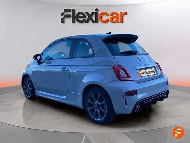 Usado Abarth 595 165 CV (121 kW) 2022 Gris / plata Berlina