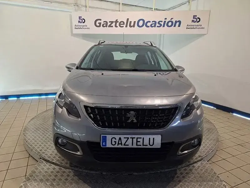 Usado Peugeot 2008 Signature Sky 100 CV (73 kW) 2019 Gris / plata SUV