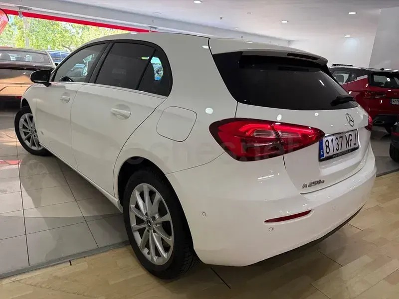 Usado Mercedes A250 218 CV (160 kW) 2021 Blanco Berlina
