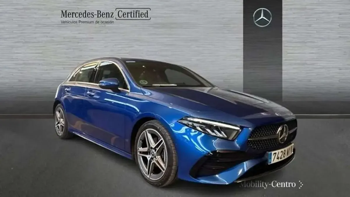 Usado Mercedes A180 109 CV (80 kW) 2025 Azul Utilitario