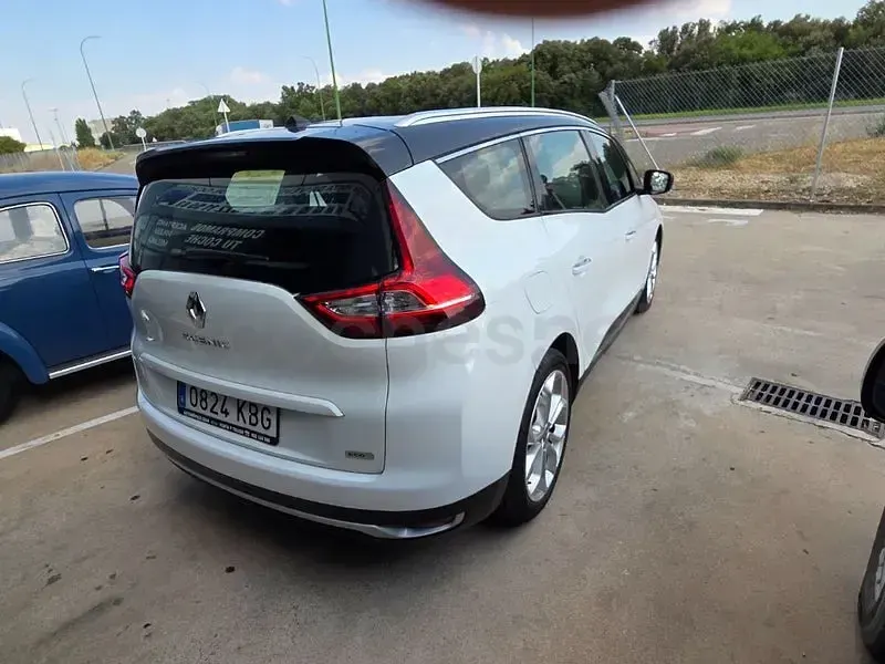Usado Renault Grand Scénic IV Intens 110 CV (80 kW) 2017 Blanco Monovolumen