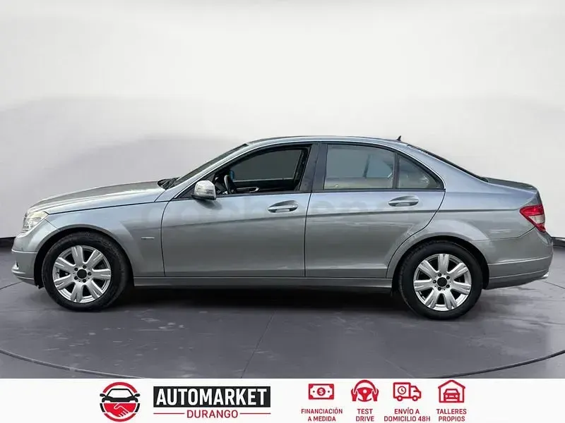 Usado Mercedes C200 136 CV (100 kW) 2010 Gris / plata Berlina