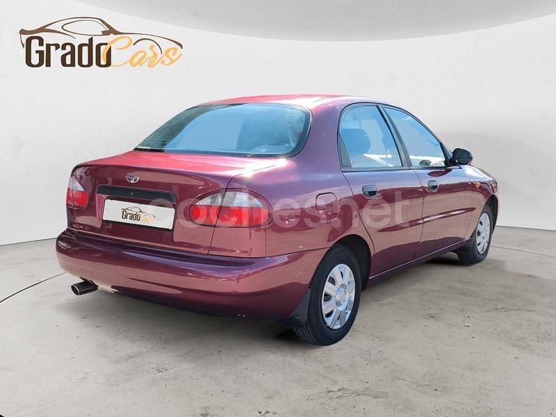 Usado Chevrolet Lanos SE 86 CV (63 kW) 1998 Granate Berlina