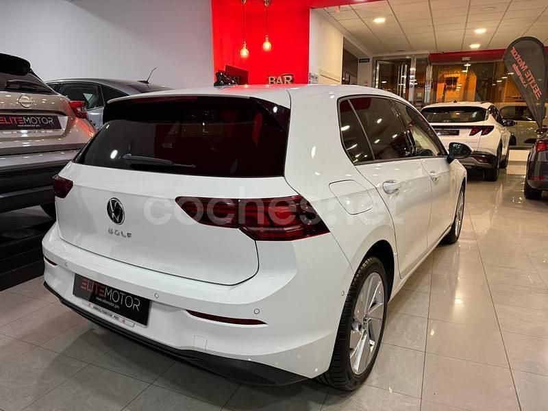 Usado VW Golf VIII 116 CV (85 kW) 2025 Blanco Berlina