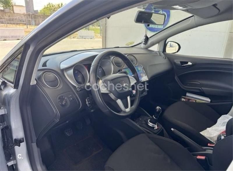 Usado Seat Ibiza Sport 105 CV (77 kW) 2009 Gris / plata Berlina