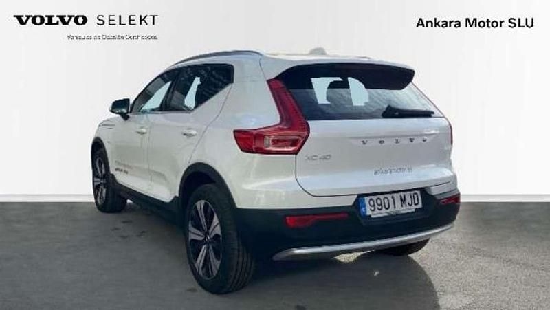 Usado Volvo XC40 Core 203 CV (149 kW) 2023 Blanco SUV