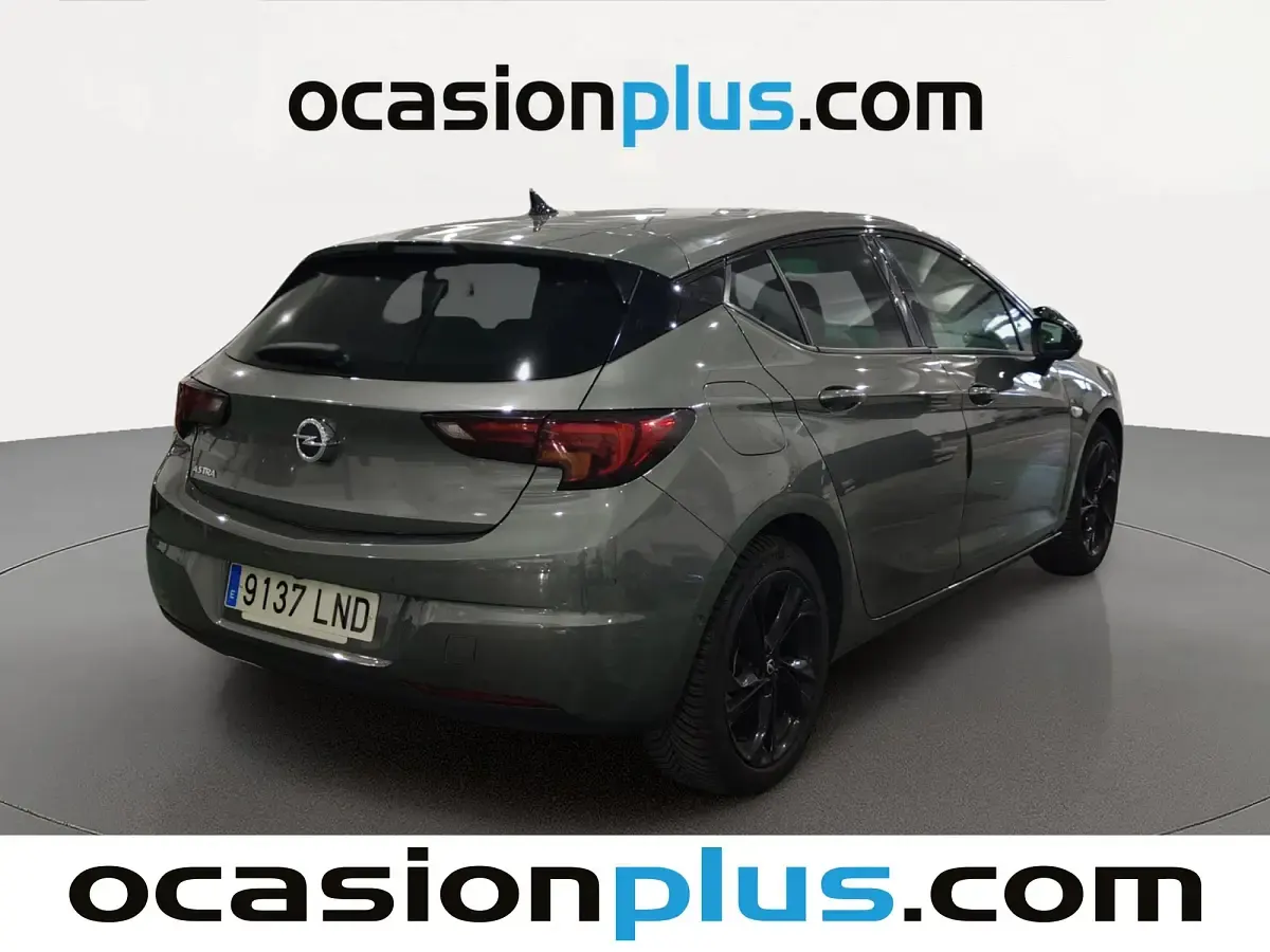 Usado Opel Astra Ultimate 145 CV (106 kW) 2021 Gris Utilitario