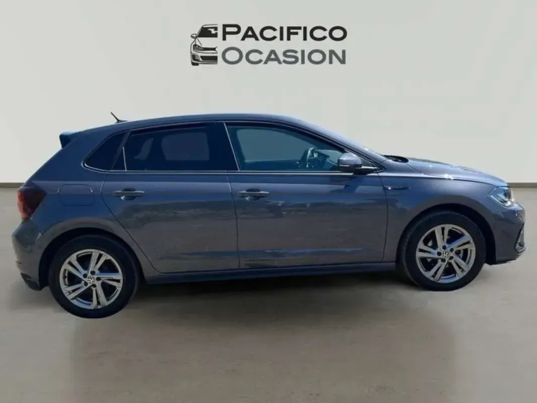 Usado VW Polo R-line 95 CV (69 kW) 2022 Gris Utilitario