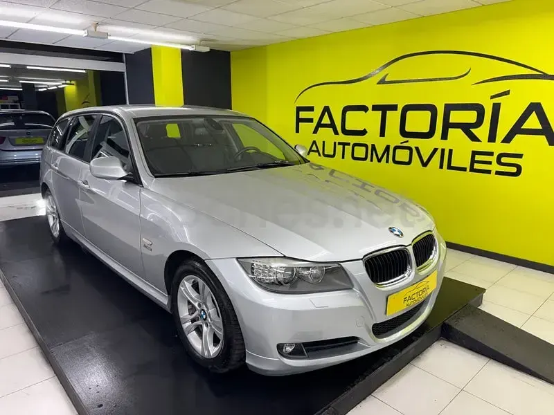 Usado BMW 320 184 CV (135 kW) 2011 Gris / plata Familiar