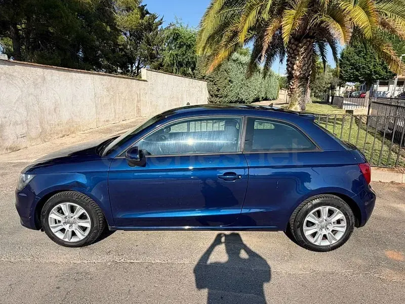 Usado Audi A1 Attraction 105 CV (77 kW) 2012 Azul Utilitario