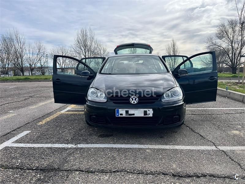 Negro Usado 2006 VW Golf Highline Berlina | 4500 € (Buen precio) - Imagen 1/4