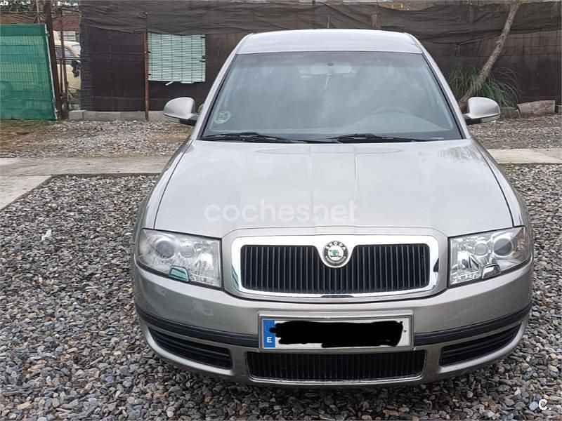 Beige Usado 2008 Skoda Superb Comfort Berlina | 4000 € (Precio justo) - Imagen 1/4