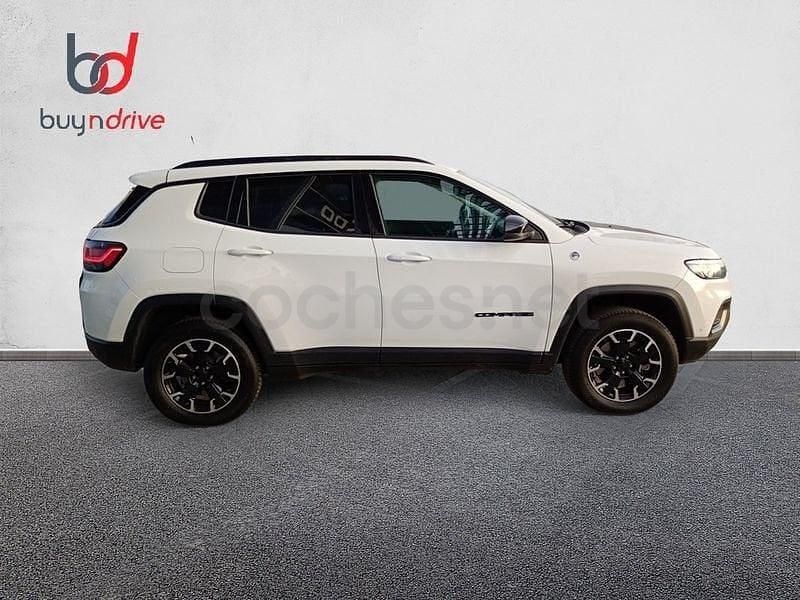 Usado Jeep Compass Trailhawk 240 CV (176 kW) 2022 Blanco SUV