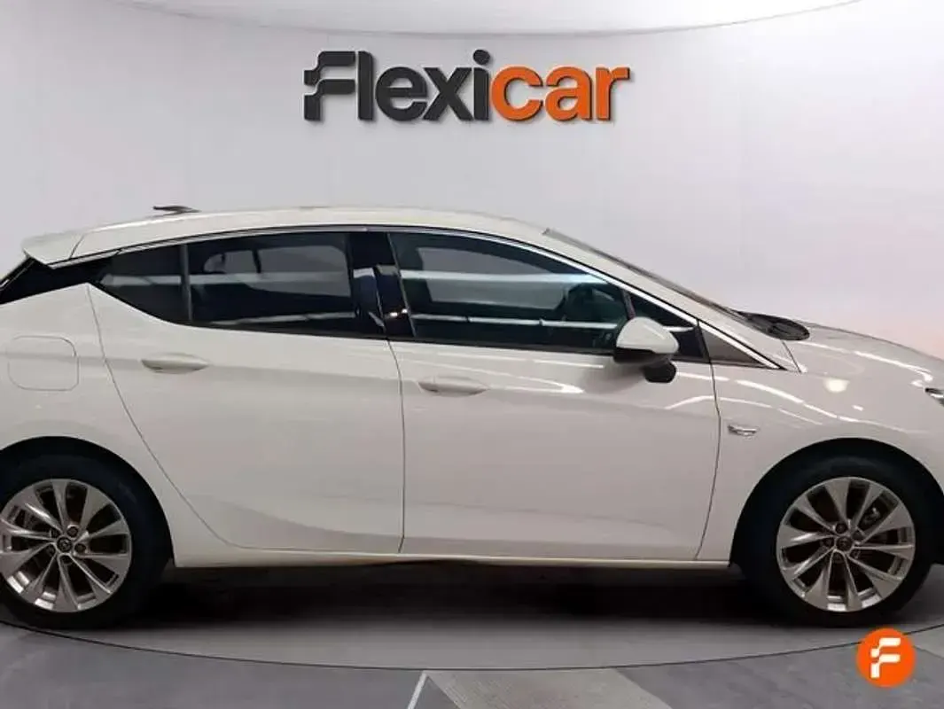 Usado Opel Astra Dynamic 136 CV (100 kW) 2017 Blanco Utilitario