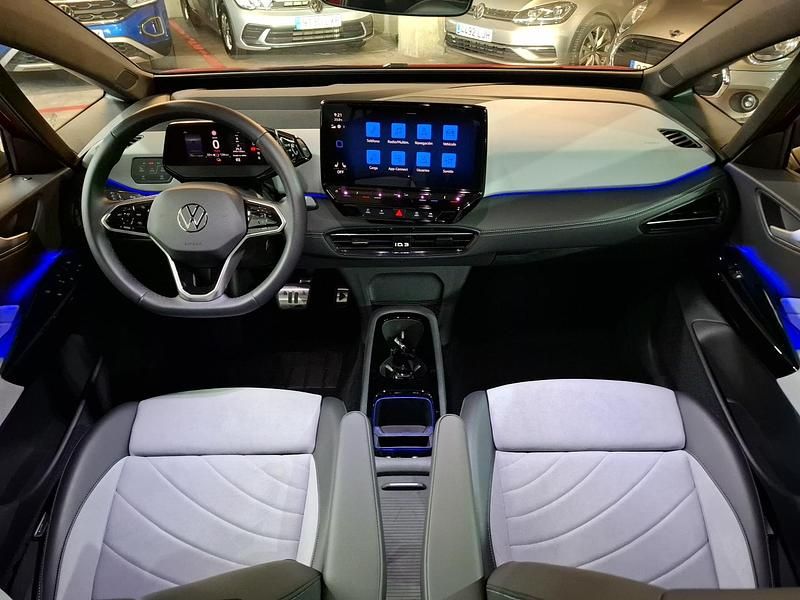 Usado VW ID.3 Pro 150 kW (204 CV) 2025 Rojo intenso metalizado con techo negro Utilitario