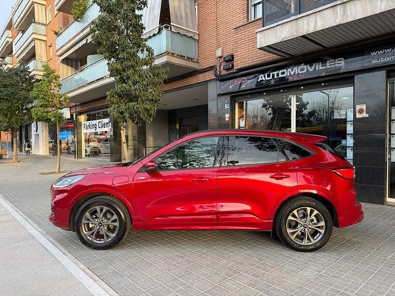 Usado Ford Kuga ST-Line X 225 CV (165 kW) 2024 Granate SUV