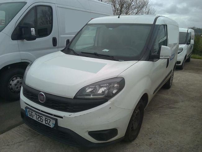 Usado Fiat Doblò 95 CV (69 kW) 2022 Blanco Monovolumen