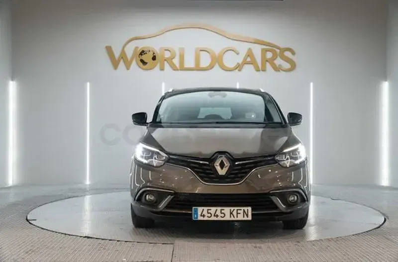 Usado Renault Grand Scénic IV Zen 130 CV (95 kW) 2017 Marrón Monovolumen