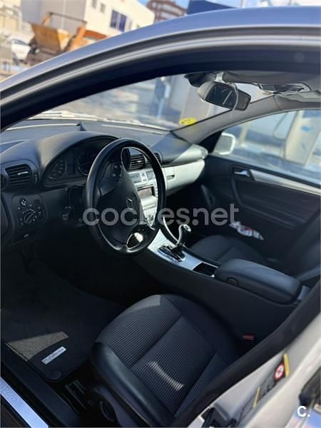 Usado Mercedes C180 Avantgarde 143 CV (105 kW) 2006 Gris / plata Berlina