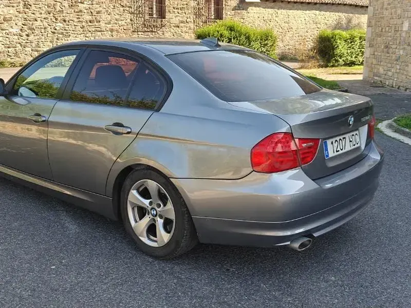 Usado BMW 320 184 CV (135 kW) 2012 Gris / plata Berlina