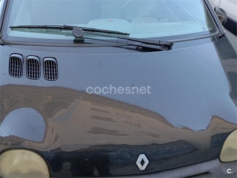 Usado Renault Twingo Privilege 75 CV (55 kW) 2006 Negro Utilitario
