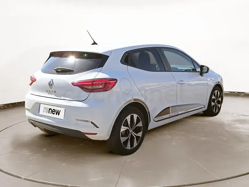 Usado Renault Clio V Evolution 100 CV (73 kW) 2023 Blanco Berlina