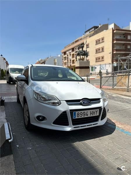 Blanco Usado 2012 Ford Focus Trend Berlina | 6000 € (Precio justo) - Imagen 1/2