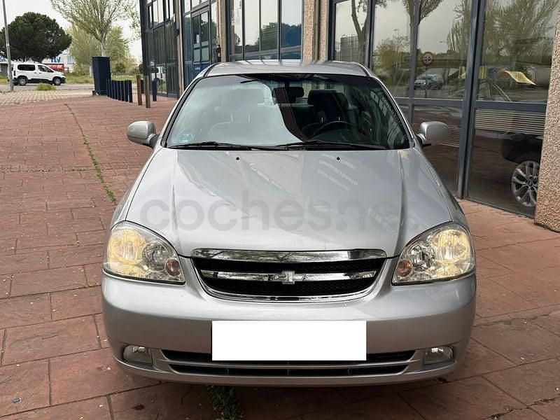 Usado Chevrolet Nubira SX 109 CV (80 kW) 2007 Gris / plata Berlina