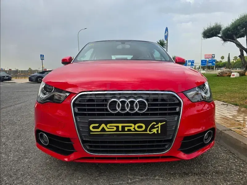 Usado Audi A1 Attraction 86 CV (63 kW) 2011 Rojo Utilitario