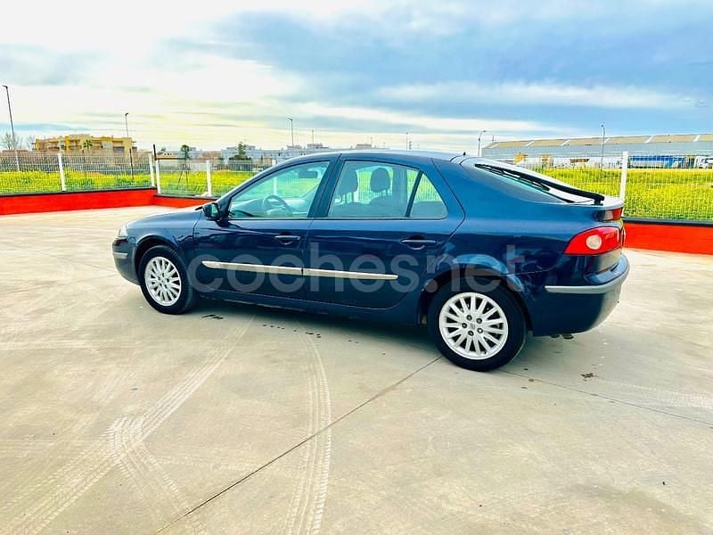 Usado Renault Laguna III Authentique 110 CV (80 kW) 2007 Azul Berlina