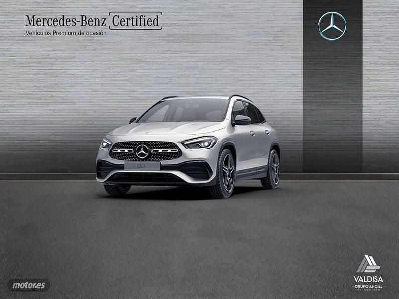 Gris / plateado Usado 2021 Mercedes GLA250 AMG line SUV | 37.900 € - Imagen 1/4