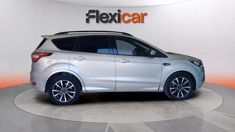 Usado Ford Kuga ST-Line 150 CV (110 kW) 2018 Gris SUV