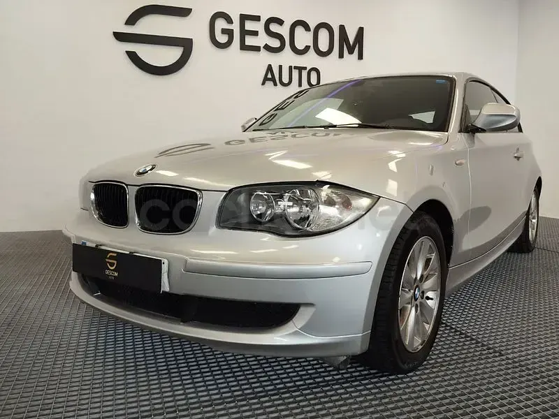 Usado BMW 116 122 CV (89 kW) 2010 Gris / plata Utilitario