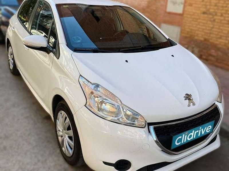 Usado Peugeot 208 Access 82 CV (60 kW) 2013 Blanco Utilitario