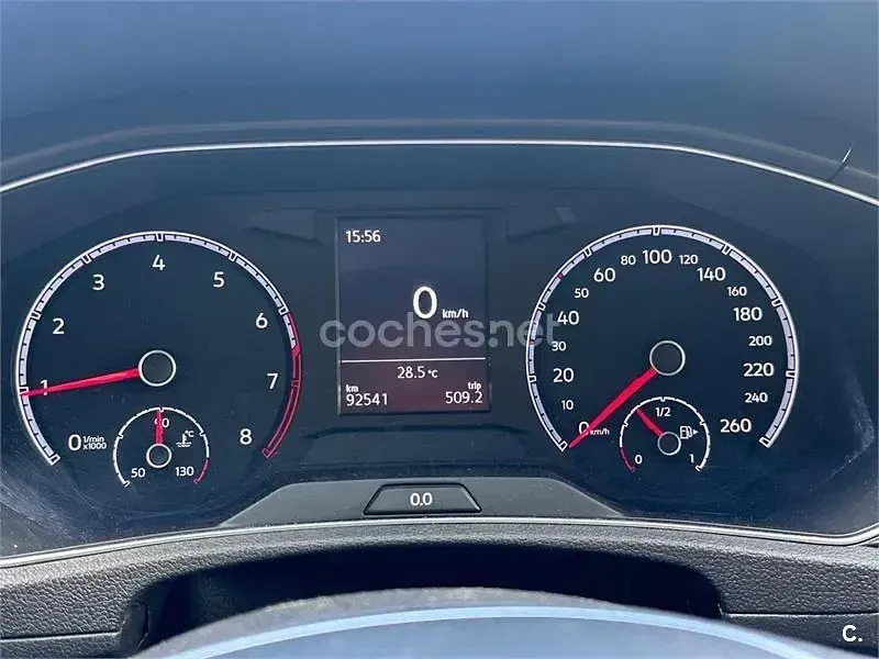 Usado VW T-Roc Advance 150 CV (110 kW) 2019 Rojo SUV