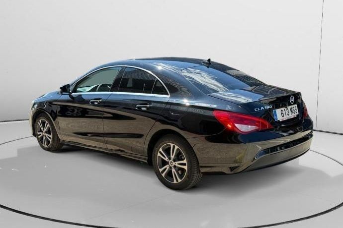 Usado Mercedes CLA180 122 CV (89 kW) 2019 Berlina