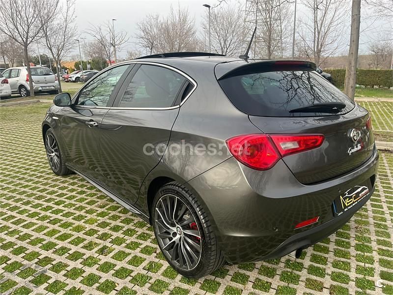 Usado Alfa Romeo Giulietta Sprint 170 CV (125 kW) 2015 Gris Utilitario