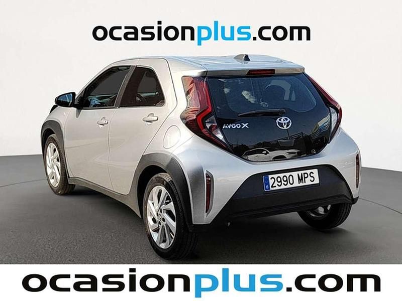 Usado Toyota Aygo Play 72 CV (52 kW) 2024 Gris Utilitario