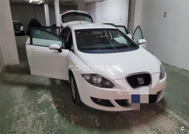 Käytetty Seat Leon Reference 102 HP (75 kW) 2009 Valkoinen Sedan