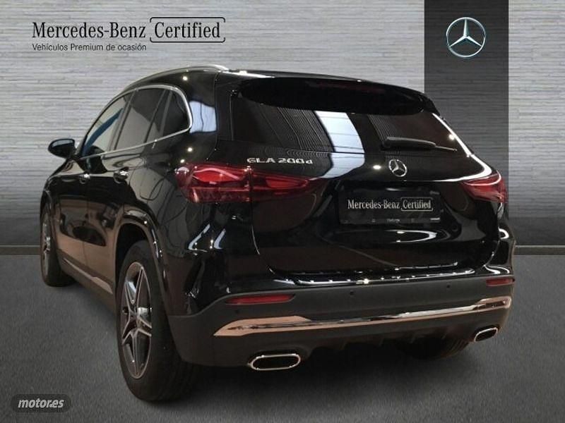Usado Mercedes GLA200 150 CV (110 kW) 2025 Negro cosmos SUV
