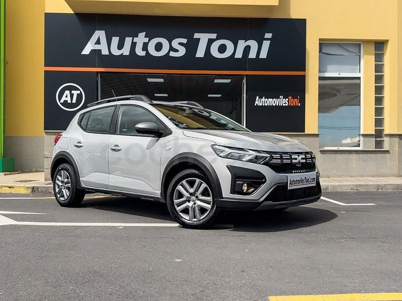 Usado Dacia Sandero Expression 91 CV (66 kW) 2023 Gris / plata Berlina