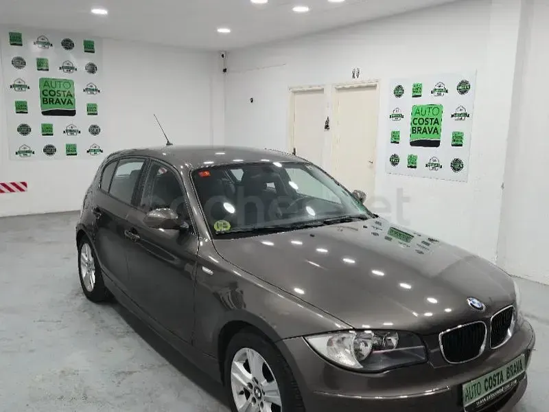 Usado BMW 118 Comfort Edition 143 CV (105 kW) 2007 Marrón Utilitario