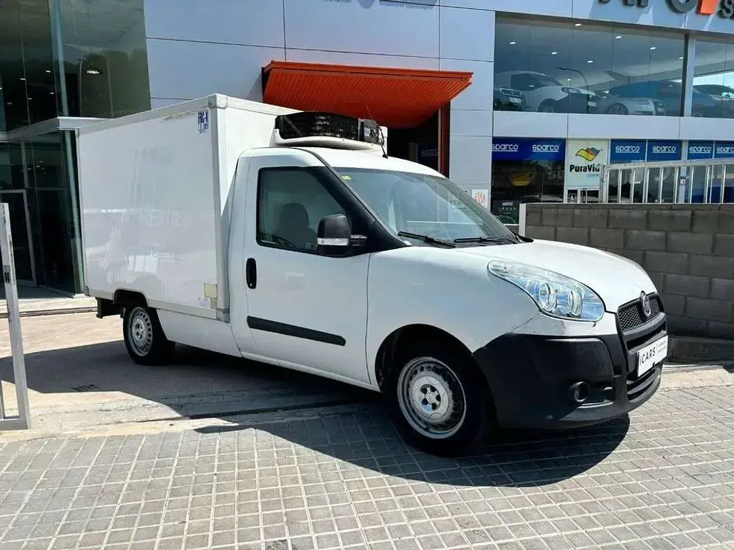 Usado Fiat Doblò 105 CV (77 kW) 2015 Blanco Monovolumen