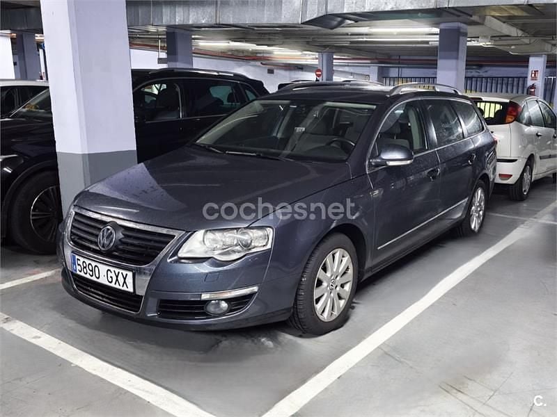 Usado VW Passat Advance 140 CV (102 kW) 2010 Gris / plata Familiar